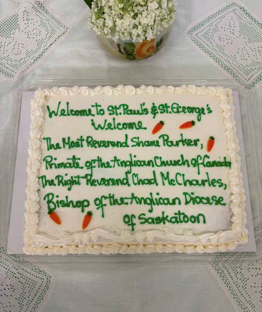 Pic-2-Celebration-Cake-for-Primate-visit-to-western-deanery